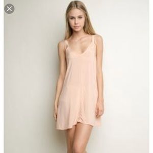 BLUSH Selda BRANDY MELVILLE DRESS!